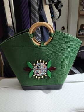 Green Beaded Sunburst Tote Bag with Wooden Handles